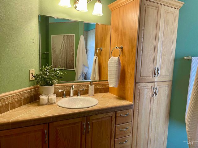 6414 W Randolph Dr, Boise, ID 83709