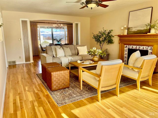 6414 W Randolph Dr, Boise, ID 83709