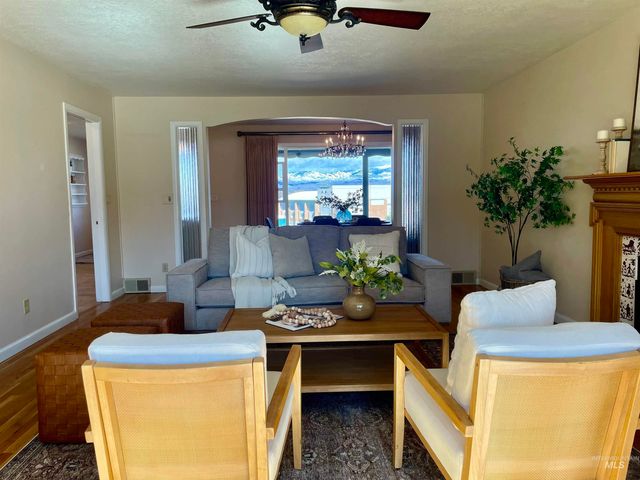 6414 W Randolph Dr, Boise, ID 83709