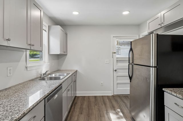 927 Goodbar Dr, Nashville, TN 37217