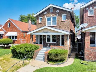 4607 Richard Pl, St Louis, MO 63115