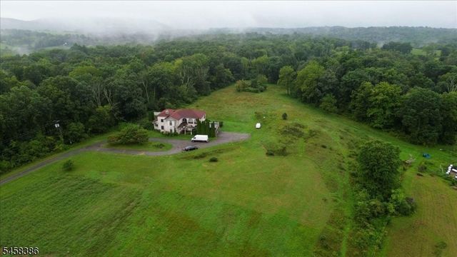 111 Cemetery Rd, Hope Twp., NJ 07825