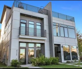 424 SE D Street, Bentonville, AR 72712