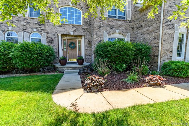 1976 Scenic Drive, Milford Charter Township, MI 48380