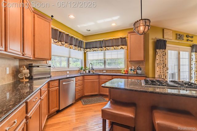 1976 Scenic Drive, Milford Charter Township, MI 48380
