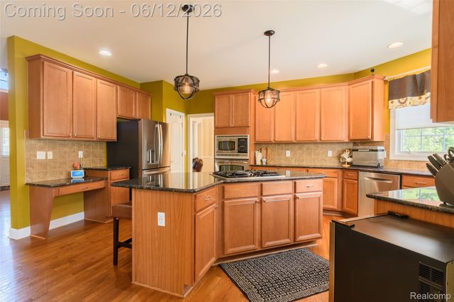 1976 Scenic Drive, Milford Charter Township, MI 48380