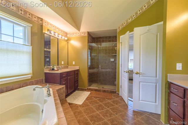 1976 Scenic Drive, Milford Charter Township, MI 48380