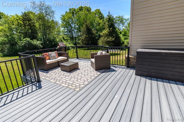 1976 Scenic Drive, Milford Charter Township, MI 48380