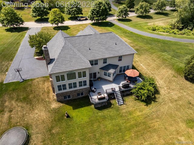 1976 Scenic Drive, Milford Charter Township, MI 48380