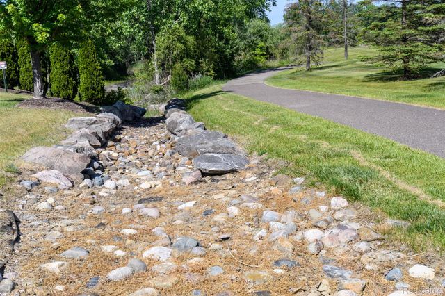 1976 Scenic Drive, Milford Charter Township, MI 48380