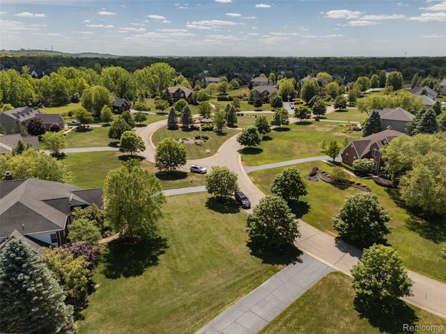 1976 Scenic Drive, Milford Charter Township, MI 48380