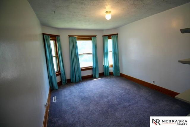 611 Juniper Avenue, Crete, NE 68333