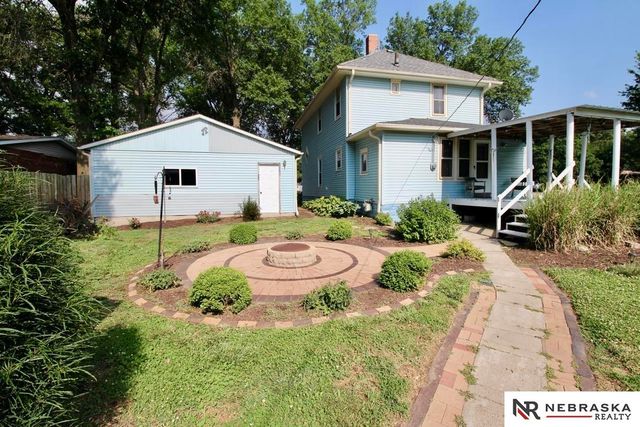 611 Juniper Avenue, Crete, NE 68333