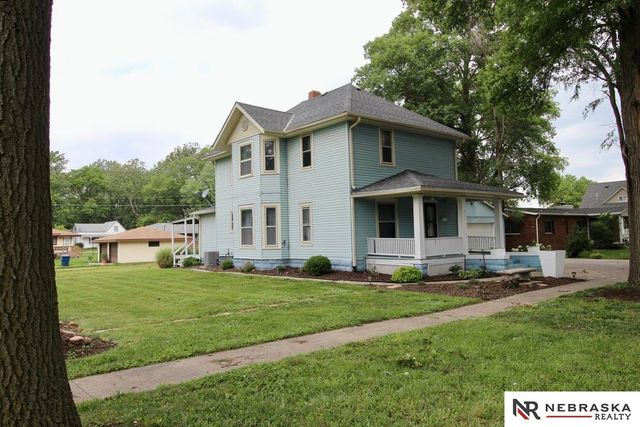 611 Juniper Avenue, Crete, NE 68333