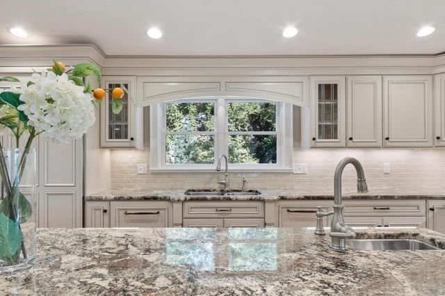 9 Lantern Rd, Belmont, MA 02478