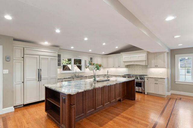 9 Lantern Rd, Belmont, MA 02478