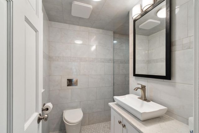 9 Lantern Rd, Belmont, MA 02478