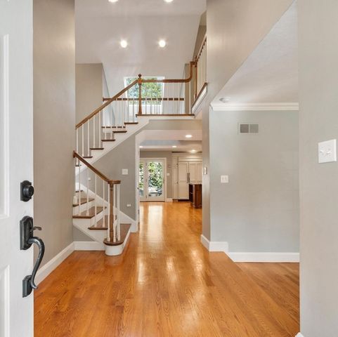 9 Lantern Rd, Belmont, MA 02478