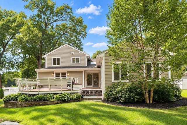 9 Lantern Rd, Belmont, MA 02478