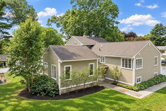 9 Lantern Rd, Belmont, MA 02478