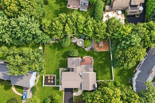 9 Lantern Rd, Belmont, MA 02478