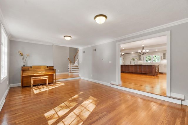 9 Lantern Rd, Belmont, MA 02478
