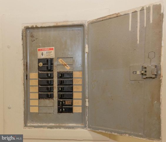 2100-2102 MARYLAND AVE, Baltimore, MD 21218