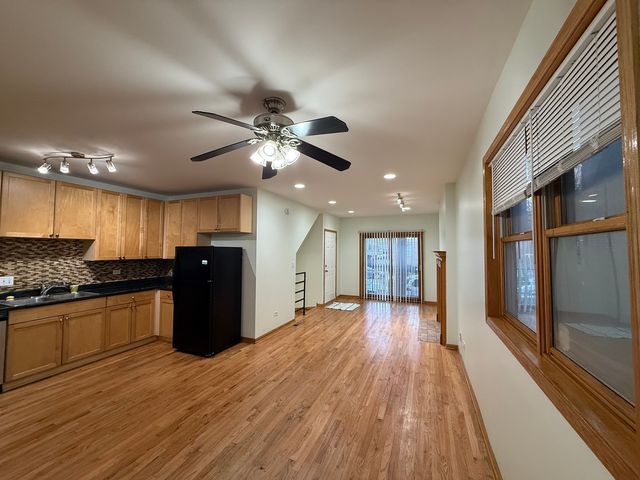 2207 W WARREN Boulevard 1, Chicago, IL 60612