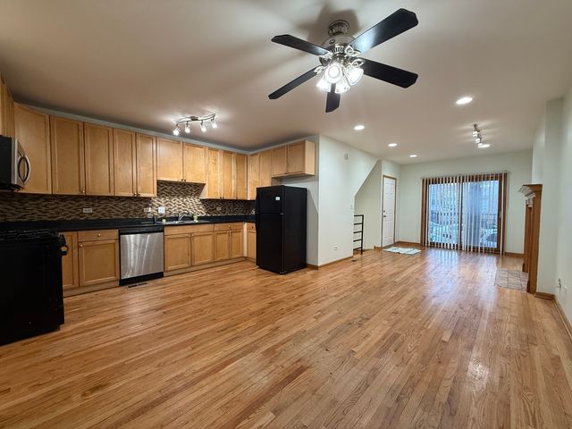 2207 W WARREN Boulevard 1, Chicago, IL 60612