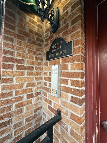 2207 W WARREN Boulevard 1, Chicago, IL 60612