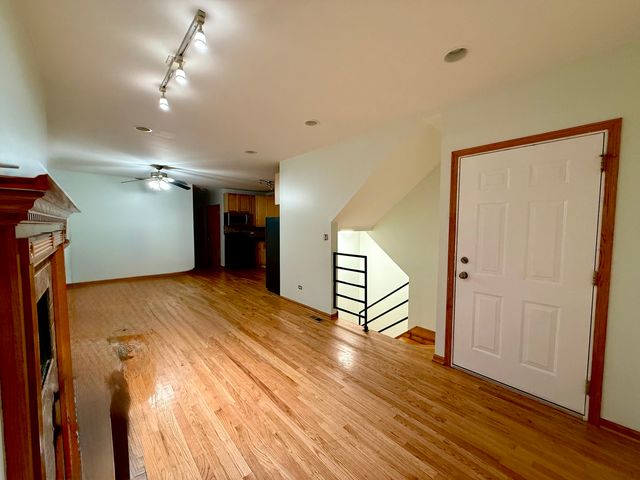 2207 W WARREN Boulevard 1, Chicago, IL 60612