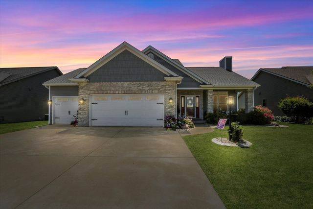 1121 Declaration Drive, Savoy, IL 61874