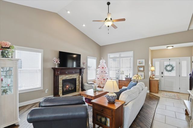 1121 Declaration Drive, Savoy, IL 61874