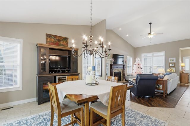 1121 Declaration Drive, Savoy, IL 61874