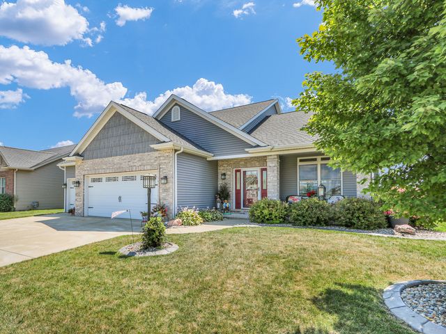 1121 Declaration Drive, Savoy, IL 61874