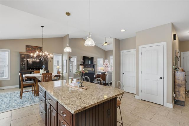 1121 Declaration Drive, Savoy, IL 61874