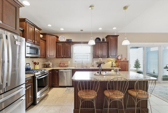 1121 Declaration Drive, Savoy, IL 61874