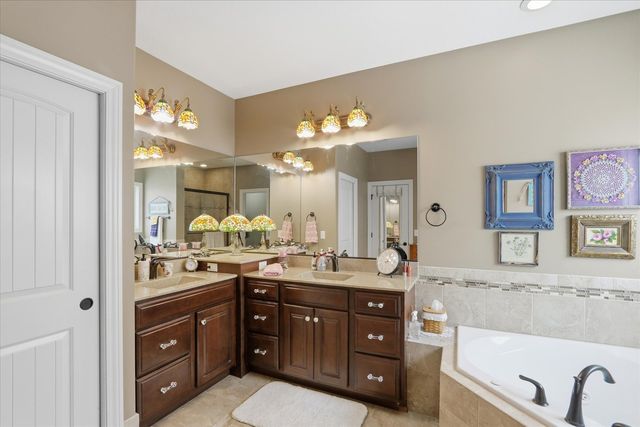 1121 Declaration Drive, Savoy, IL 61874