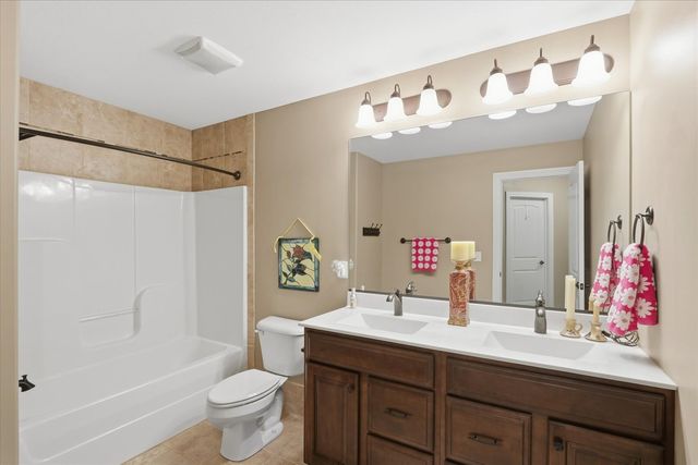 1121 Declaration Drive, Savoy, IL 61874