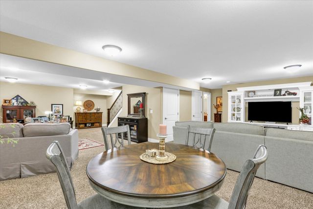 1121 Declaration Drive, Savoy, IL 61874