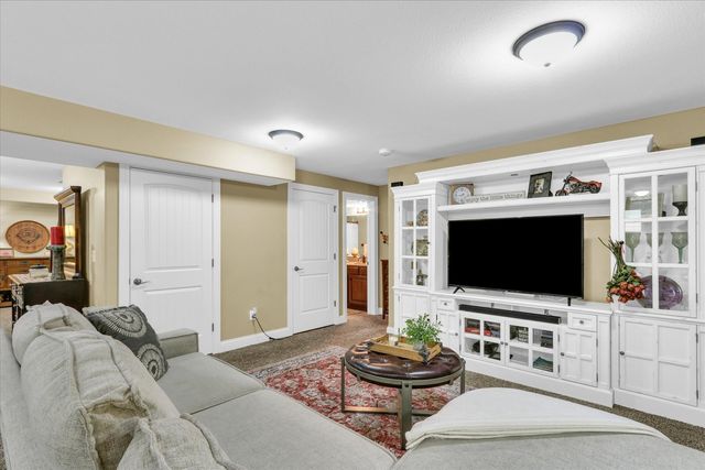 1121 Declaration Drive, Savoy, IL 61874