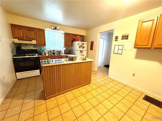 73 Arterial West, Auburn, NY 13021