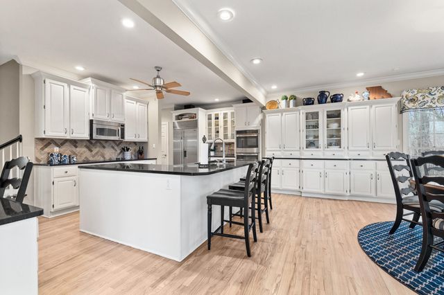 1503 KEEGAN CT, Columbia, MO 65203