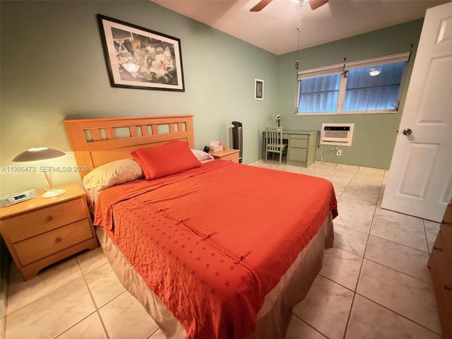 3240 NE 16th St 3, Pompano Beach, FL 33062