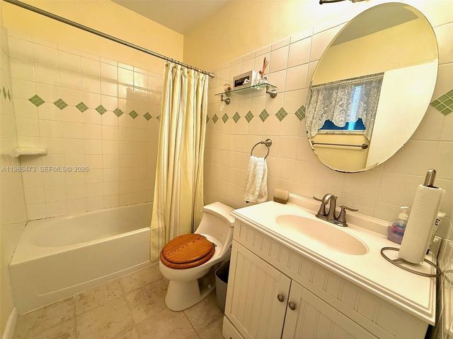 3240 NE 16th St 3, Pompano Beach, FL 33062