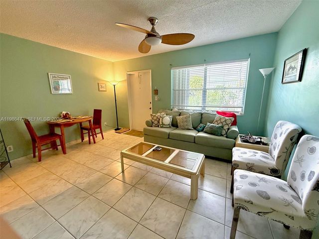 3240 NE 16th St 3, Pompano Beach, FL 33062