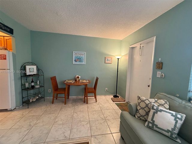 3240 NE 16th St 3, Pompano Beach, FL 33062