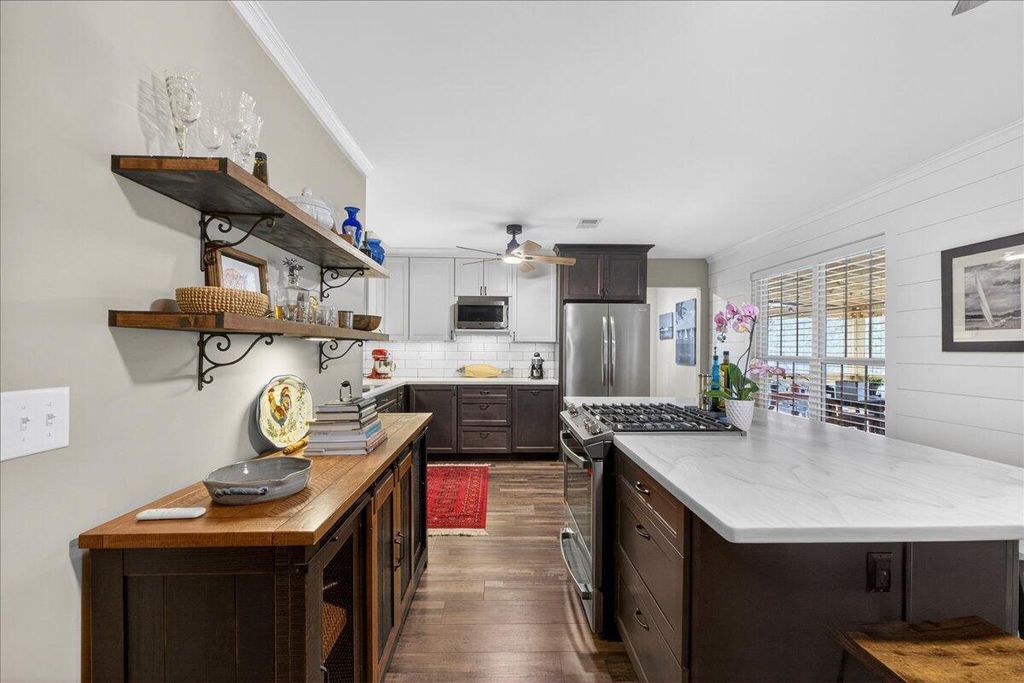 Image 6 of property listing at 2484 Marina Road, Wadmalaw Island, SC 29487