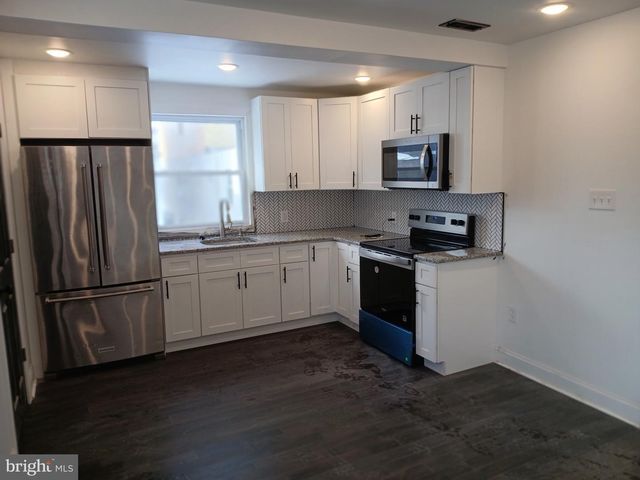 428 CHESTNUT ST, Darby, PA 19023