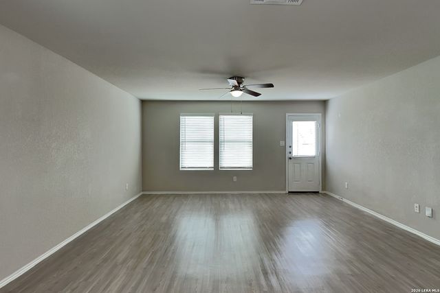 5542 Basil Chase, St Hedwig, TX 78152